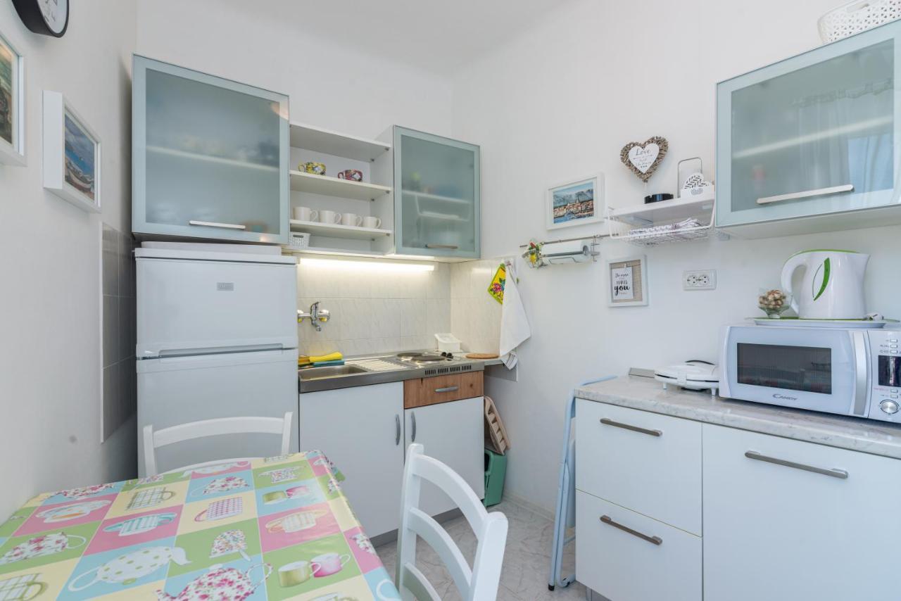 Apartment Luiza With Terrace Башка Экстерьер фото